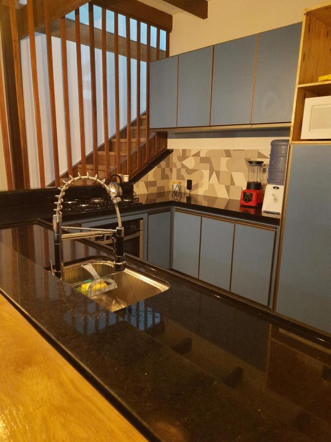 Casa Ampla Com Piscina E Hidromassagem
